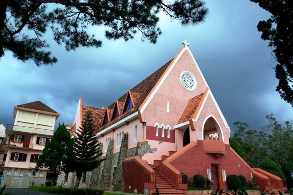 nha-tho-domaine-de-marie-da-lat