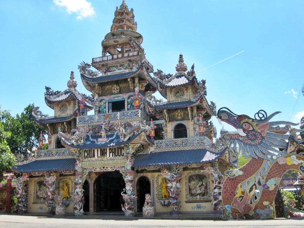 Chùa Linh Phước Đà Lạt